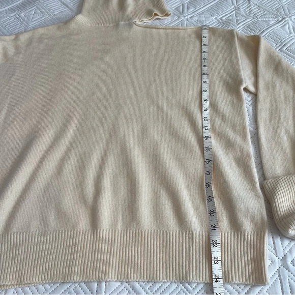 Paige Raundi Wool Blend Knit Cold Shoulder  Turtleneck Sweater Ivory Size Large - Picture 6 of 10